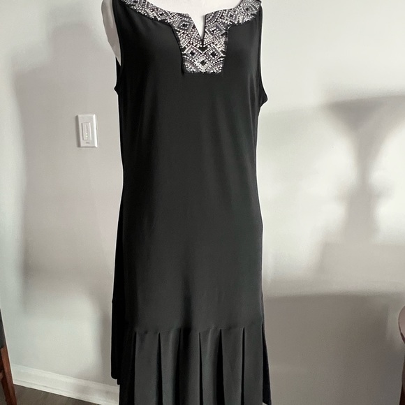 NWT- White House black Market WHBM v black beaded dress in a medium-Gift - Picture 3 of 7